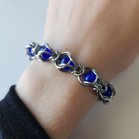 Vintage silver whimsigoth fairy witch blue pearl chainmail bracelet - Picture 9 of 12